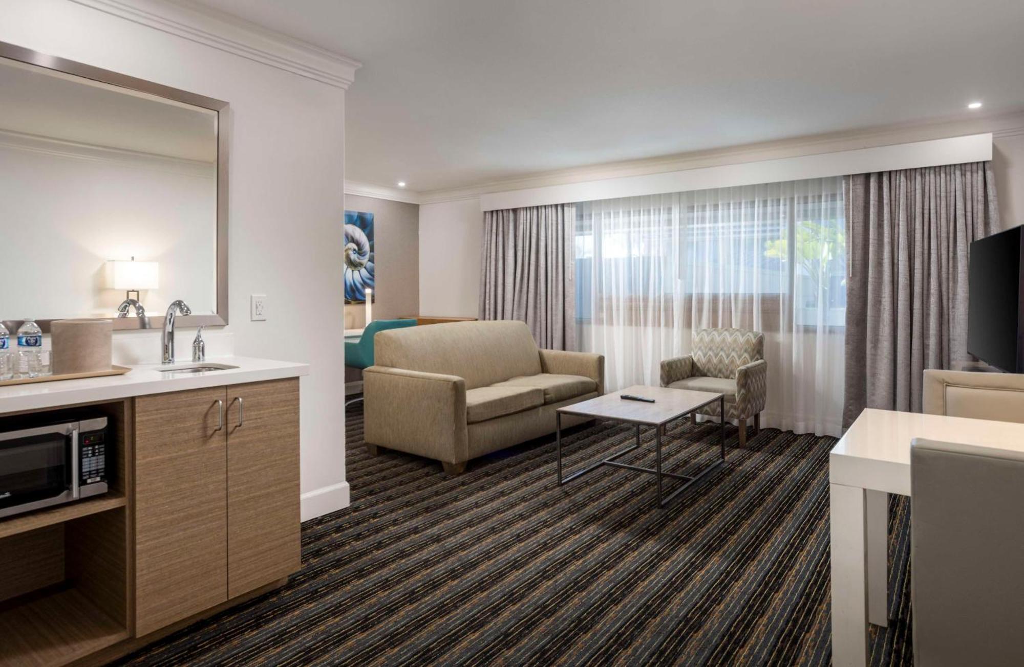 Doubletree By Hilton San Diego Bayside Exterior foto